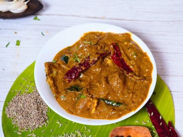 Sivakannan Restaurant - Authentic Chicken Chettinad Gravy
