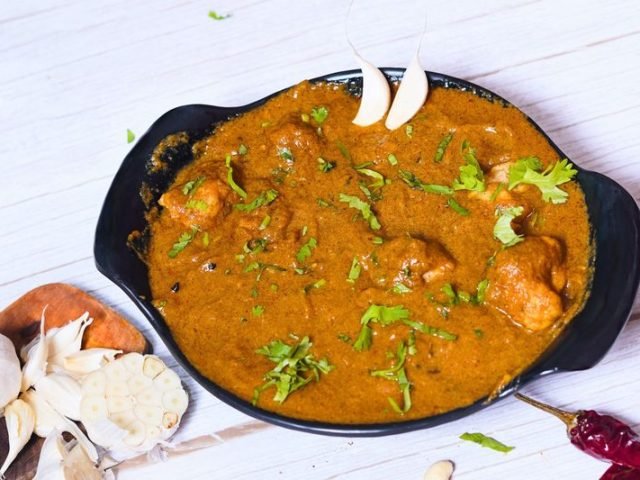 Sivakannan Restaurant - Authentic Garlic Chicken Gravy
